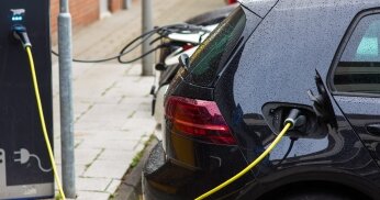 Online searches for electric vehicles in Canada jump 295% in last two years